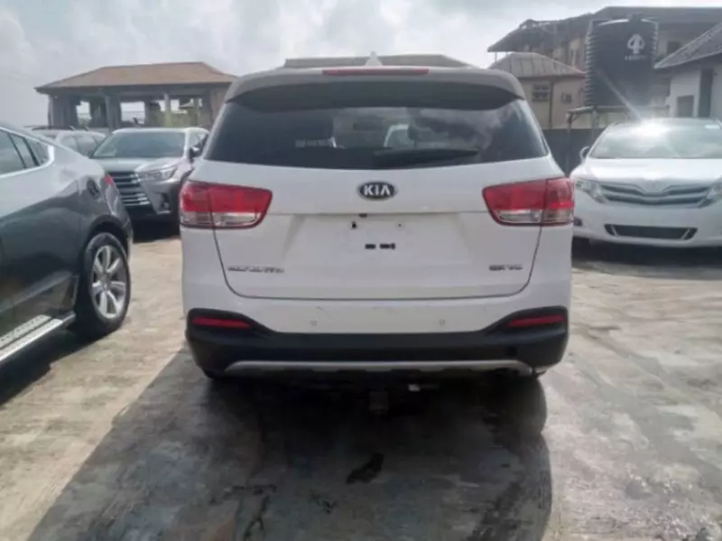KIA Sorento   - 2016