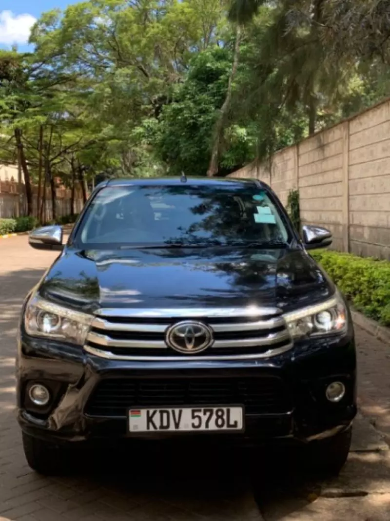 Toyota Hilux   - 2016