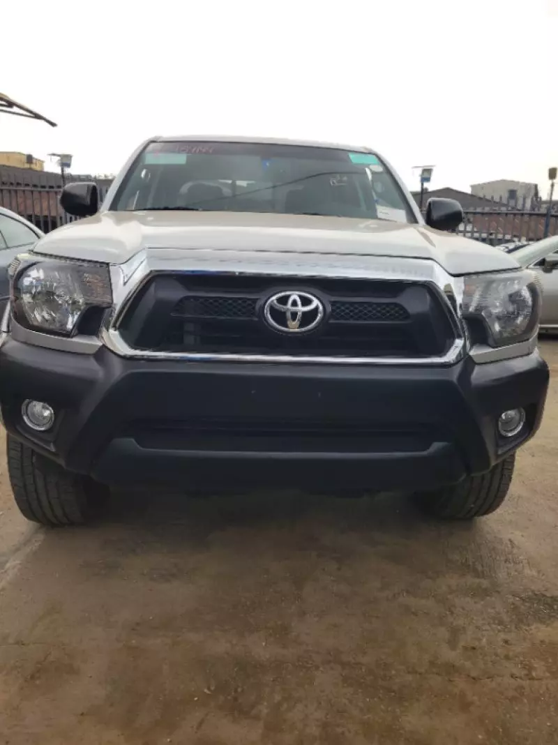 Toyota Tacoma   - 2012