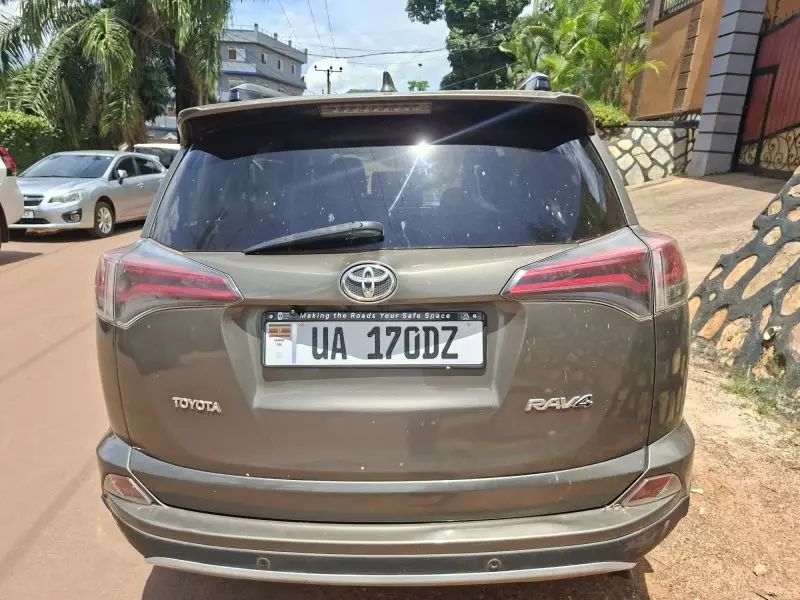 Toyota RAV 4   - 2018