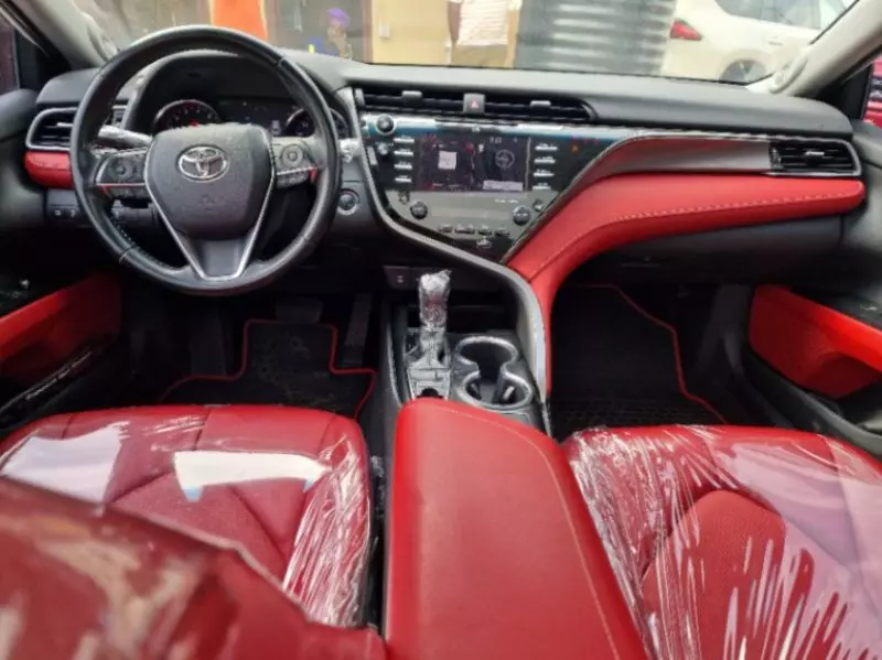 Toyota Camry   - 2019