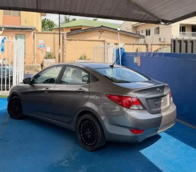 Hyundai Accent - 2014