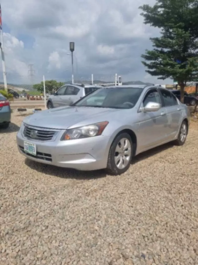 Honda Accord   - 2009