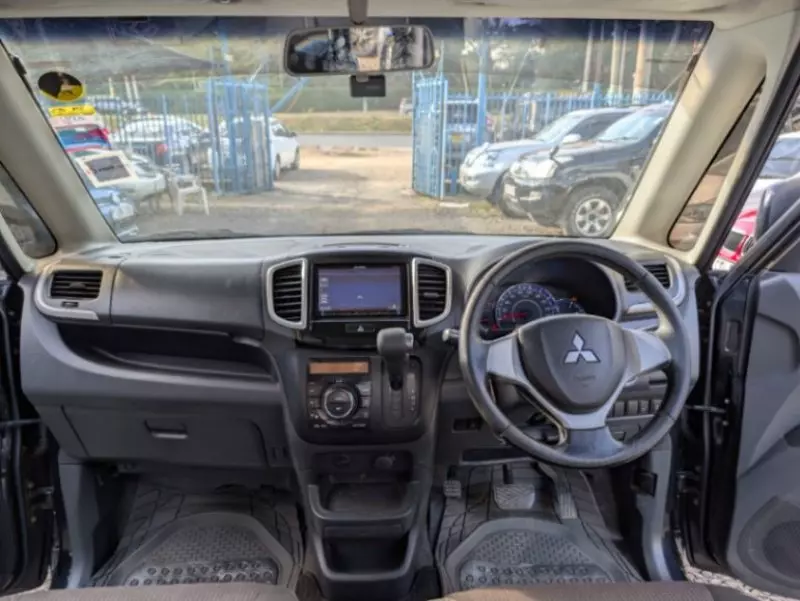 Mitsubishi Delica    - 2014
