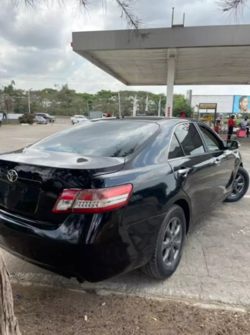 Toyota Camry   - 2011