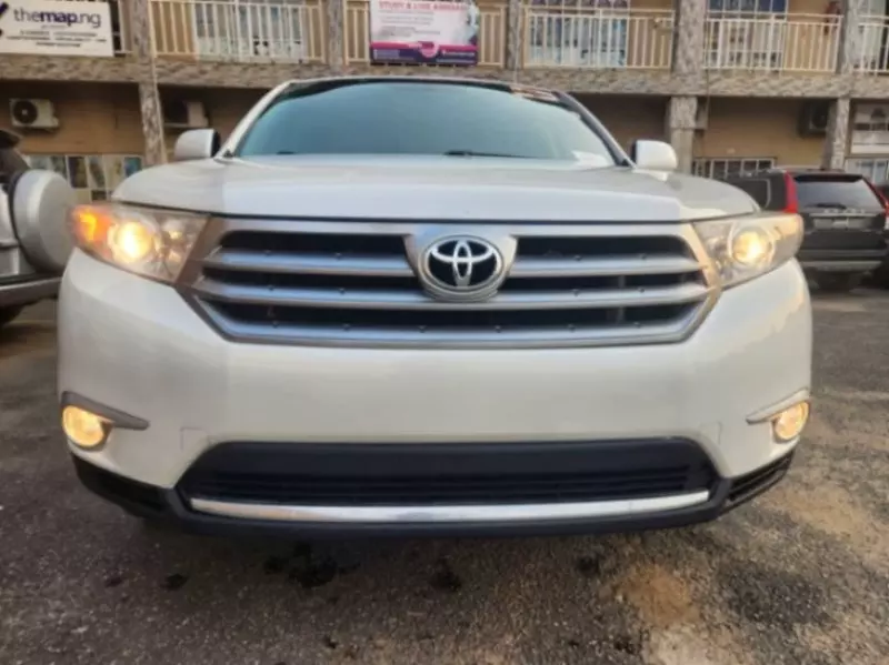 Toyota Highlander   - 2013