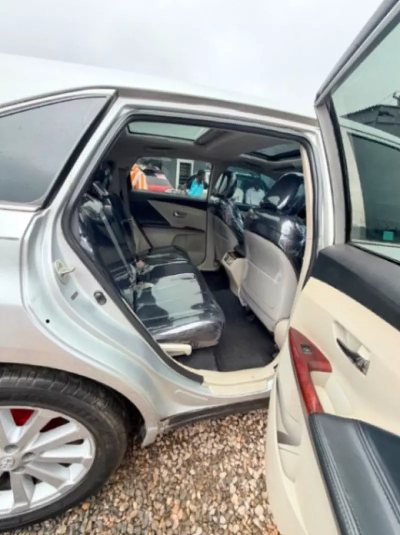 TOYOTA Venza   - 2012