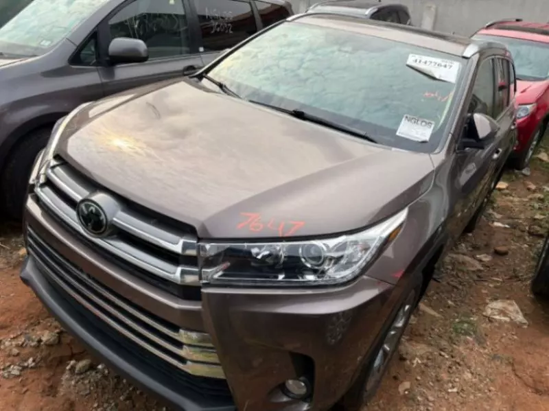 Toyota Highlander   - 2017