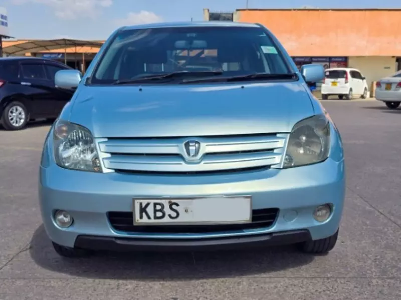TOYOTA Ist    - 2009