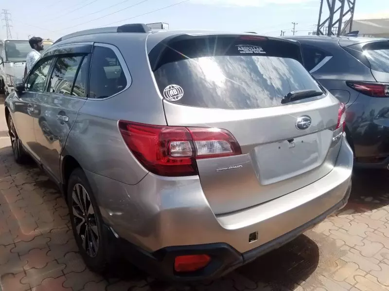 Subaru Outback   - 2017