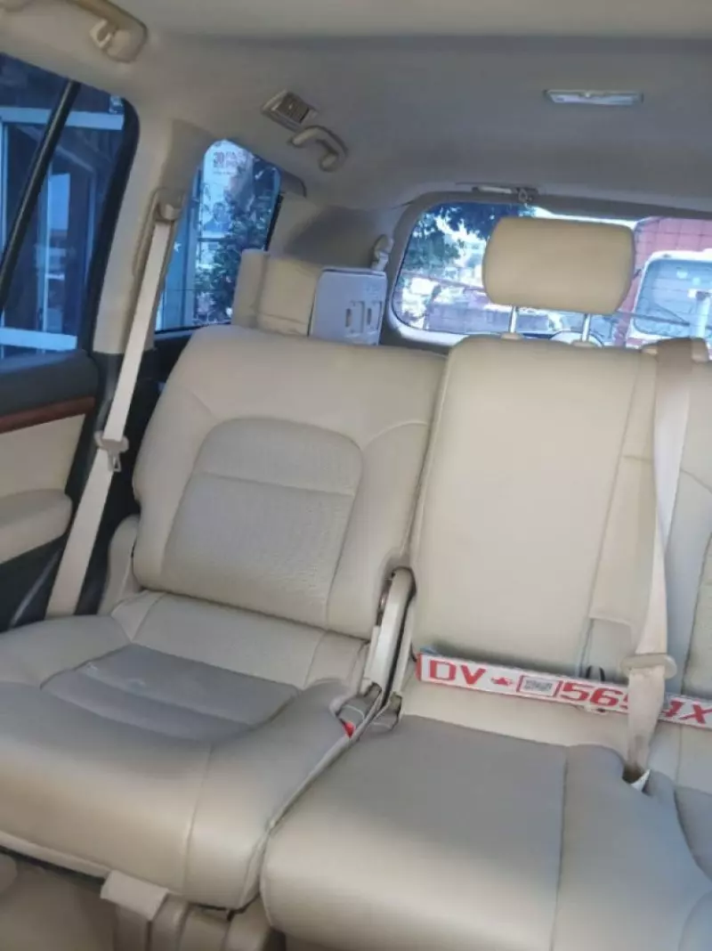 TOYOTA Land Cruiser GXR - 2011