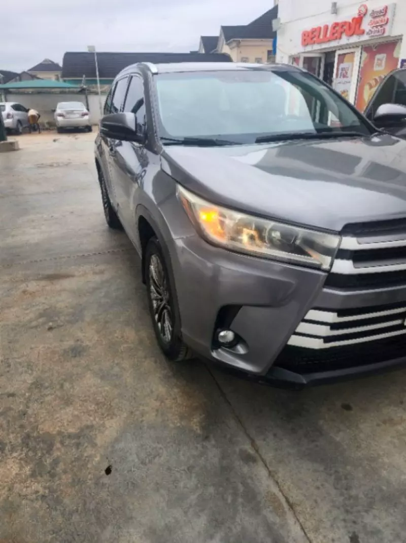 Toyota Highlander   - 2013