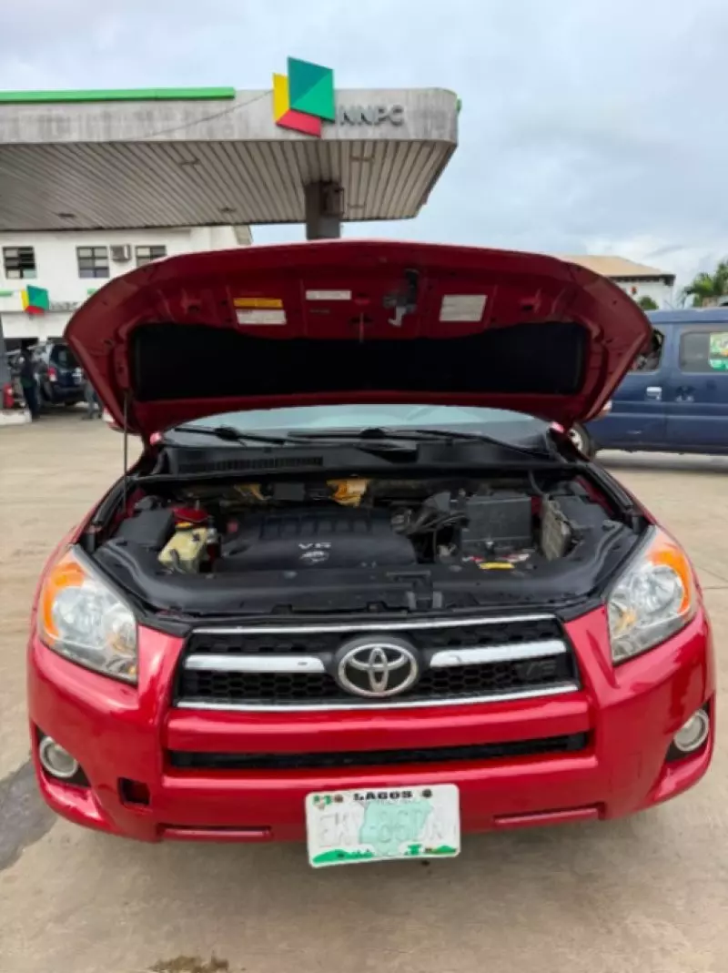 TOYOTA RAV 4   - 2010