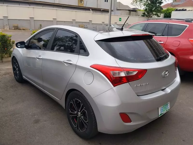 Hyundai Elantra - 2013