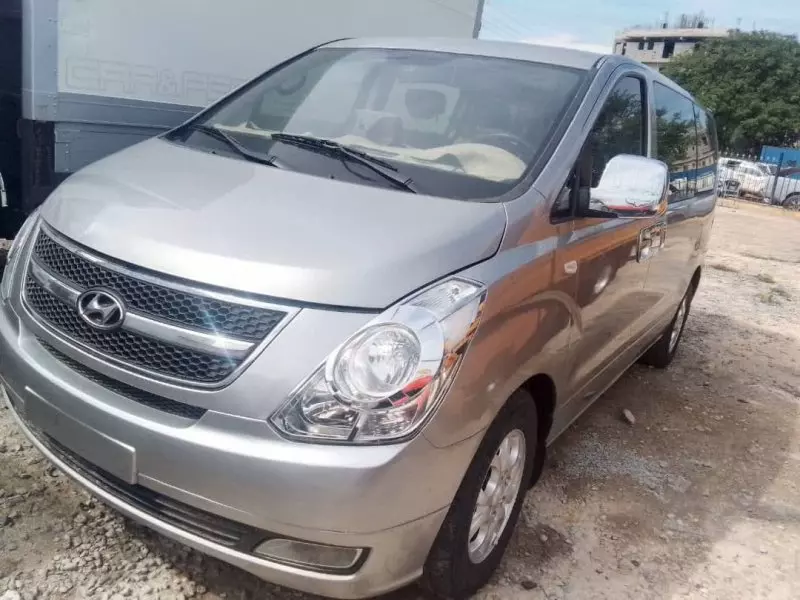 Hyundai H-1 Starex   - 2012