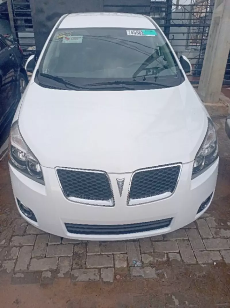 Pontiac Vibe   - 2010