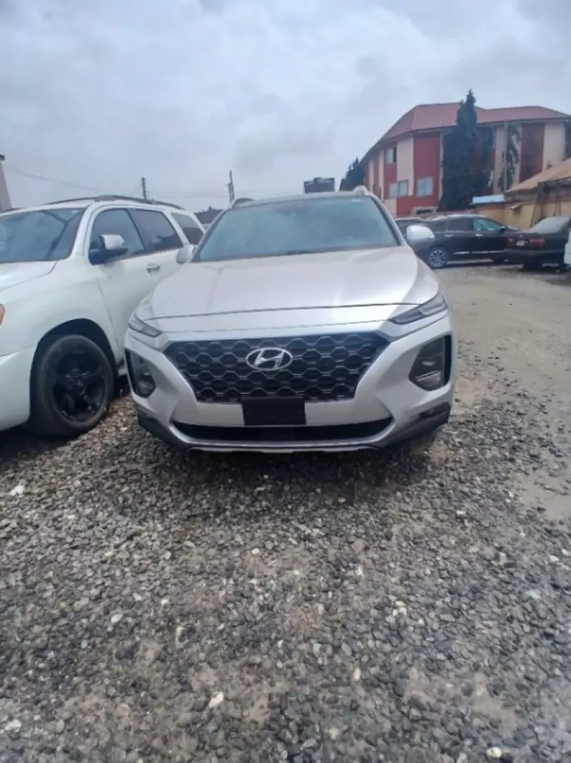 Hyundai Santa Fe   - 2020