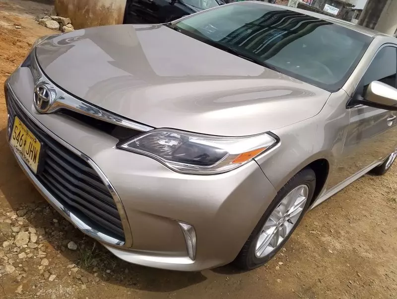 Toyota Avalon   - 2013