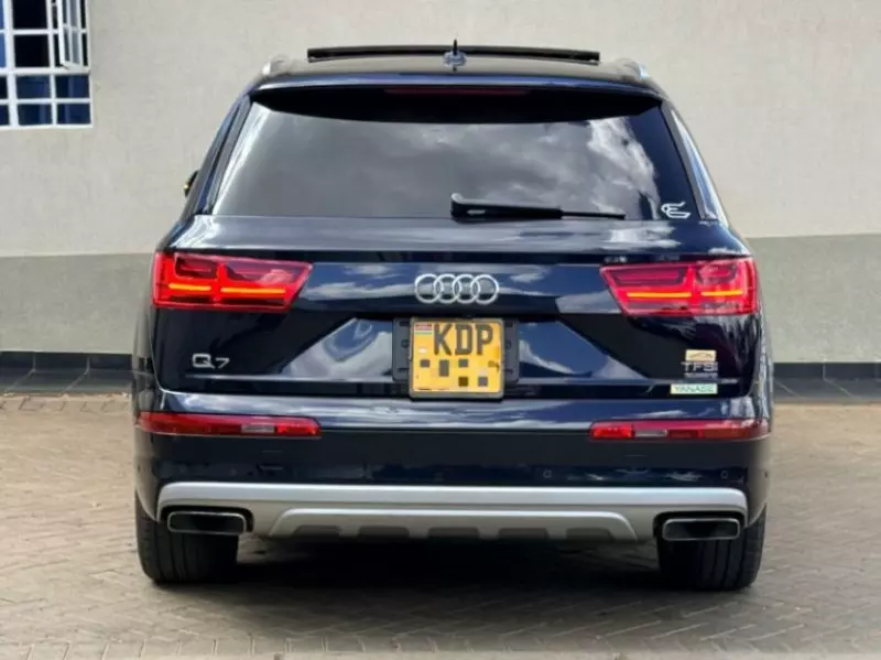 Audi Q7   - 2016