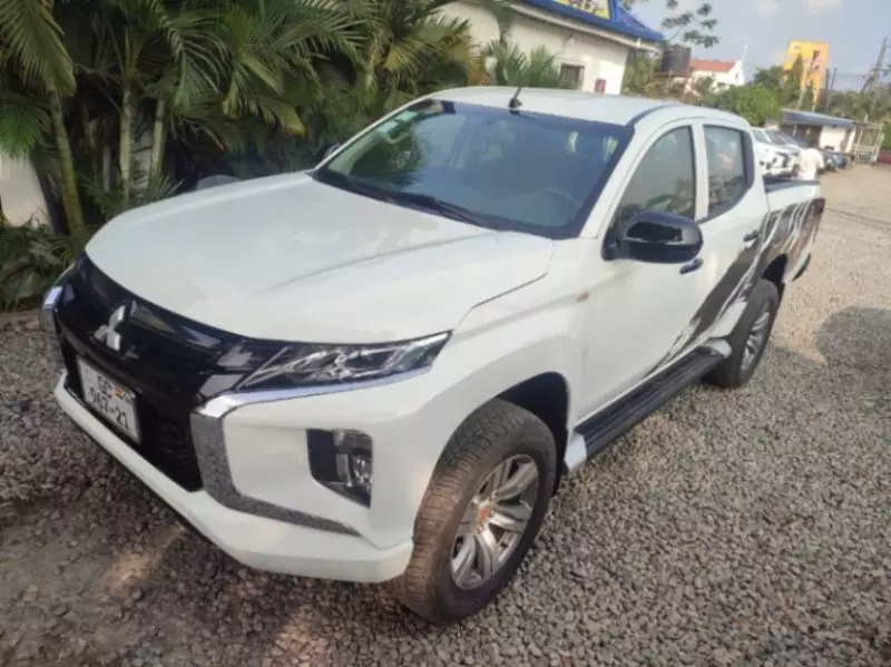 Mitsubishi L200   - 2021