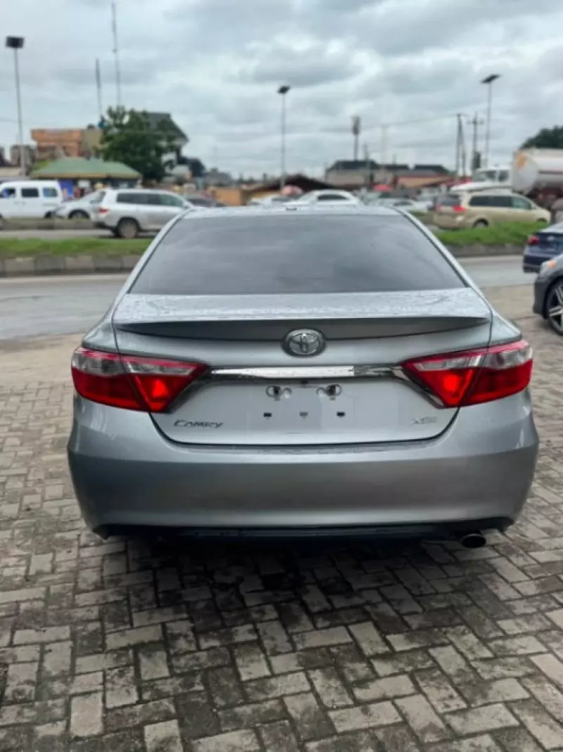 TOYOTA Camry - 2016