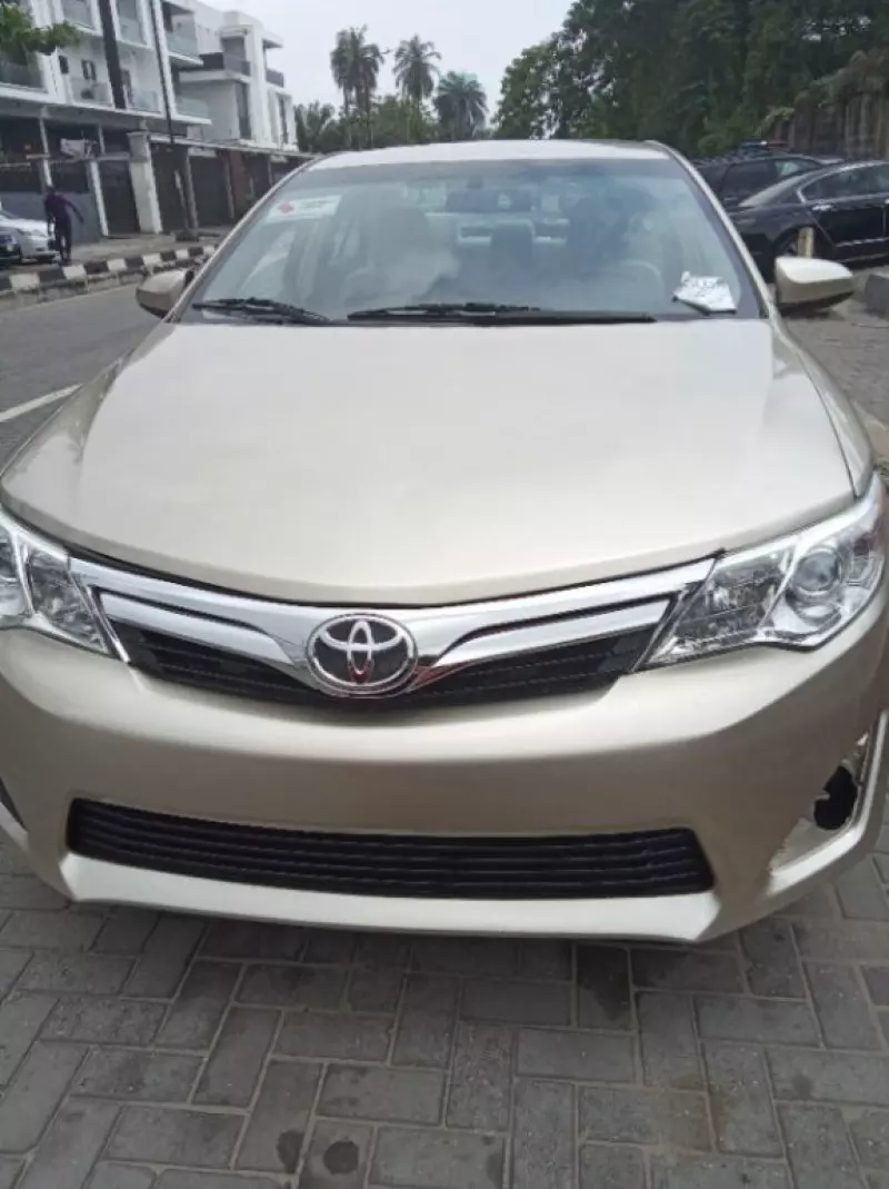Toyota Camry   - 2013