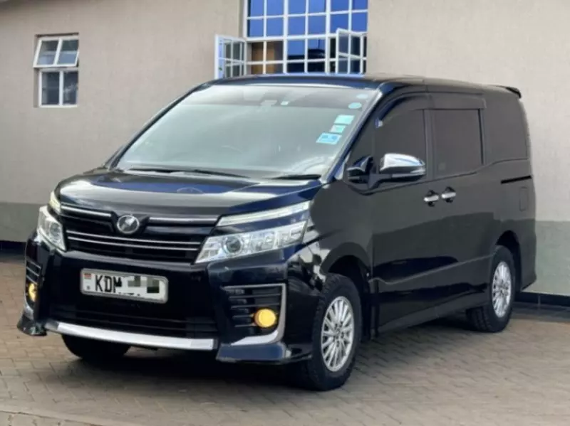 TOYOTA Voxy    - 2016