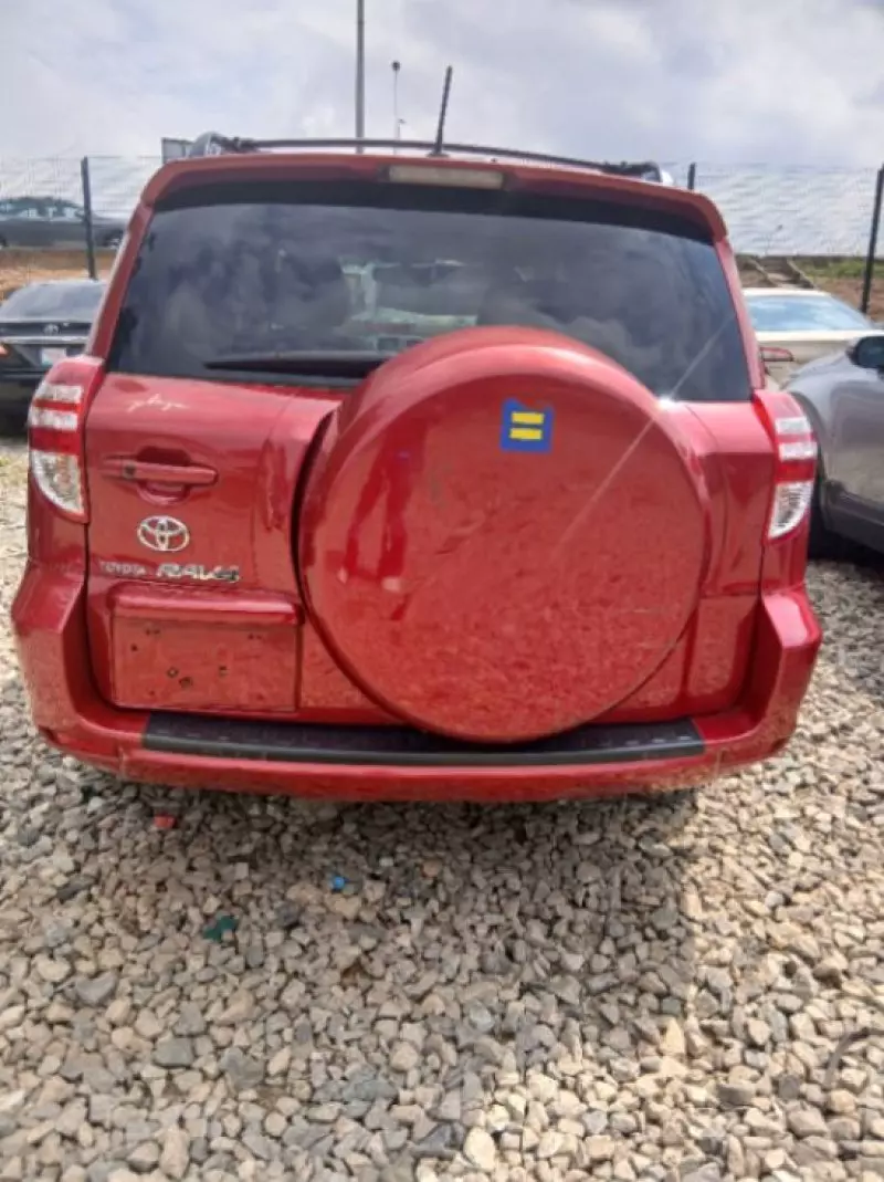 Toyota RAV4   - 2010