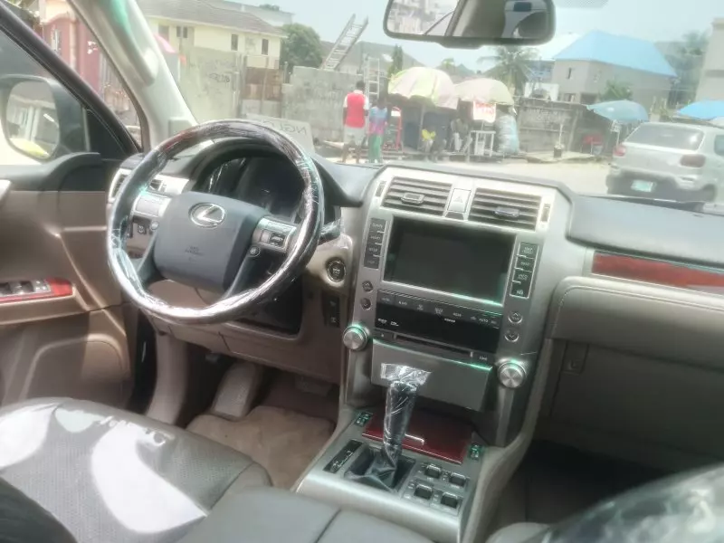 Lexus GX 460   - 2010