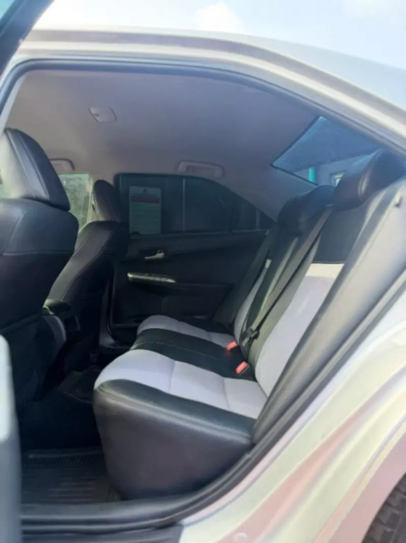 TOYOTA Camry - 2012
