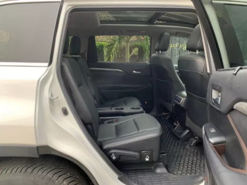 Toyota Highlander   - 2017