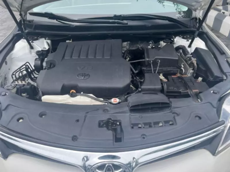 Toyota Avalon   - 2016