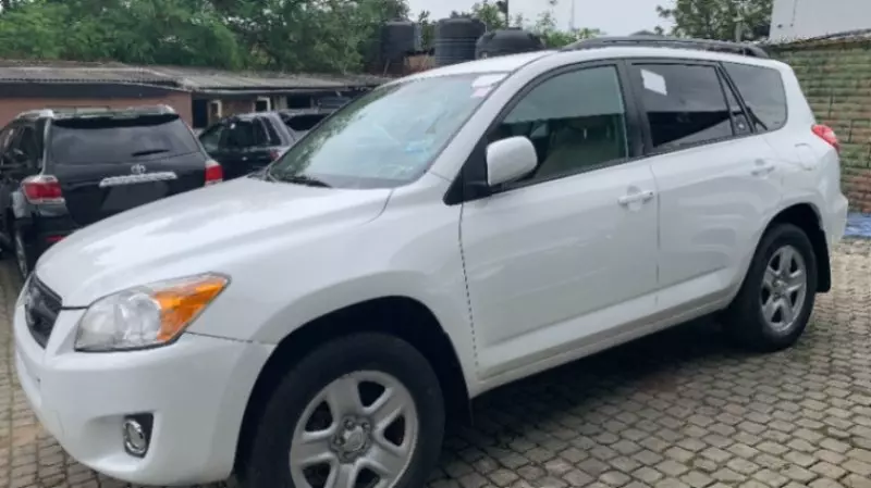Toyota RAV 4   - 2012