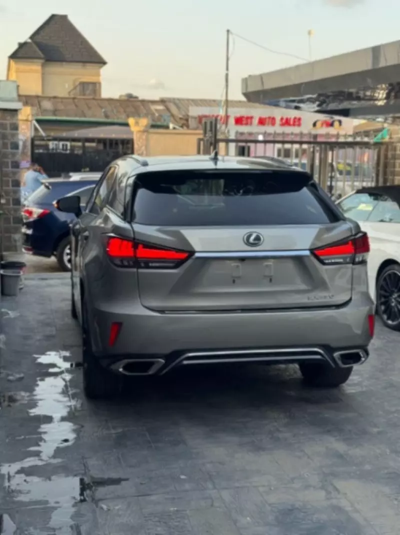Lexus RX   - 2017