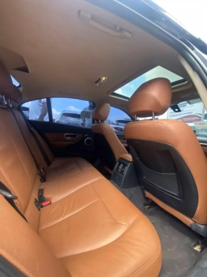 BMW 328i   - 2013