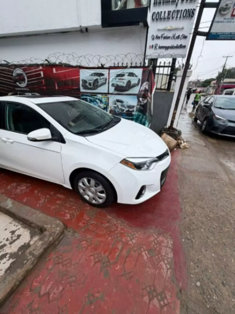 TOYOTA Corolla   - 2015