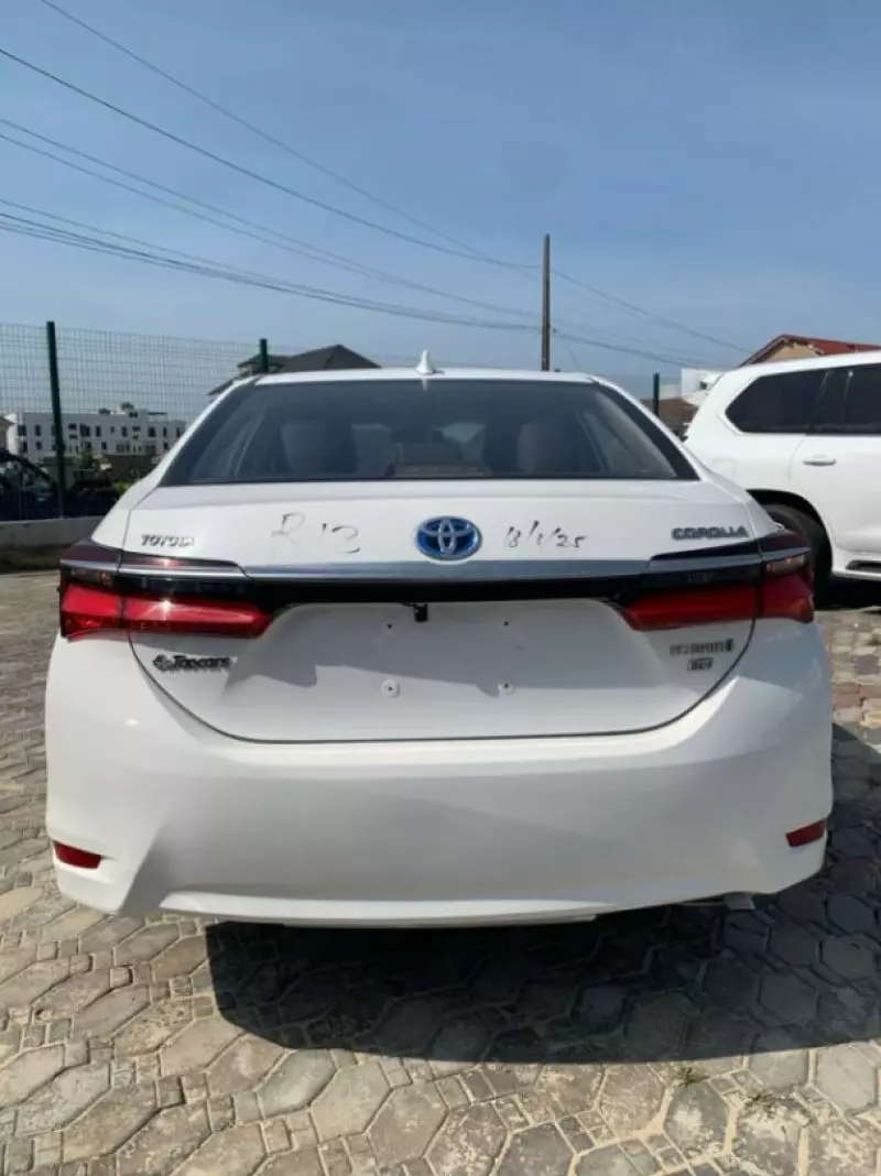 Toyota Corolla Hybrid    - 2019