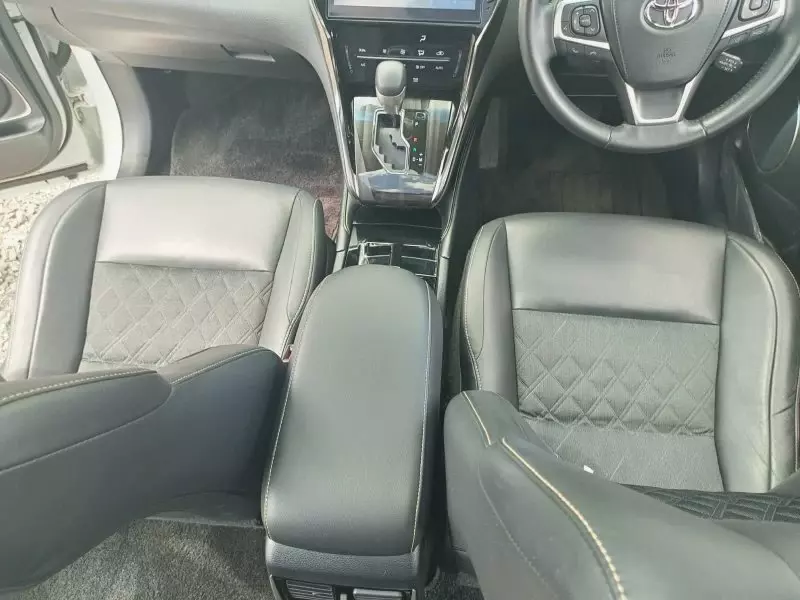 TOYOTA Harrier   - 2019