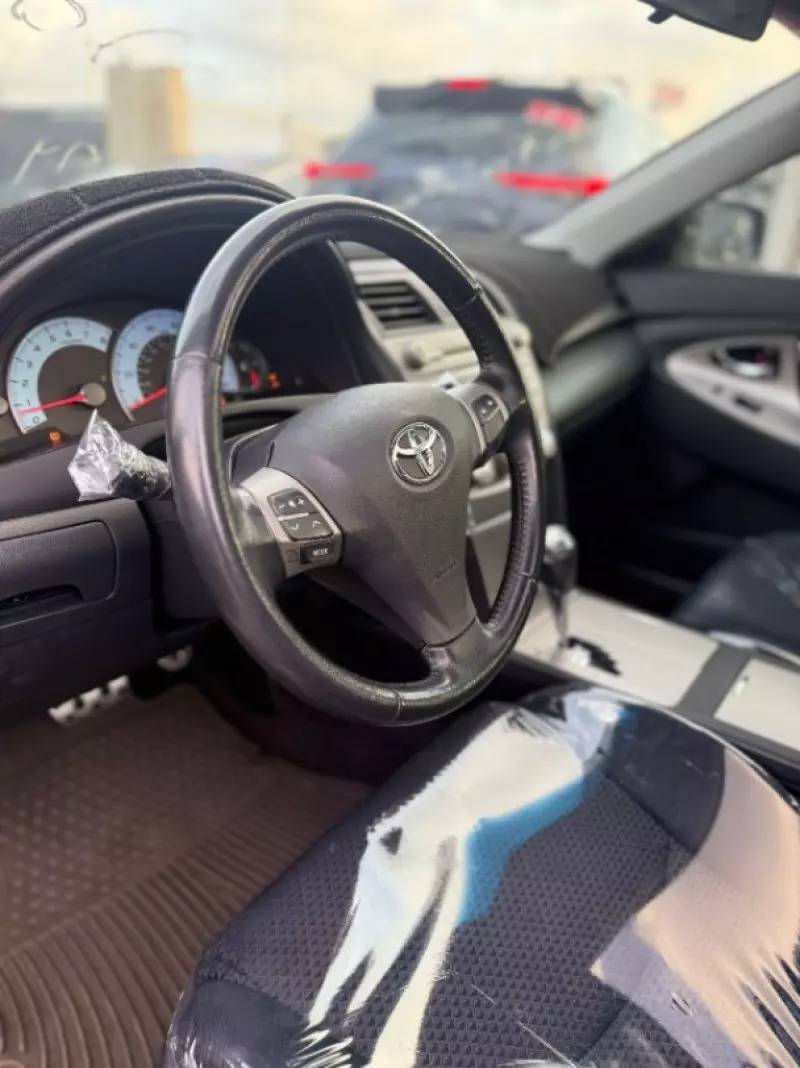 Toyota Camry   - 2011