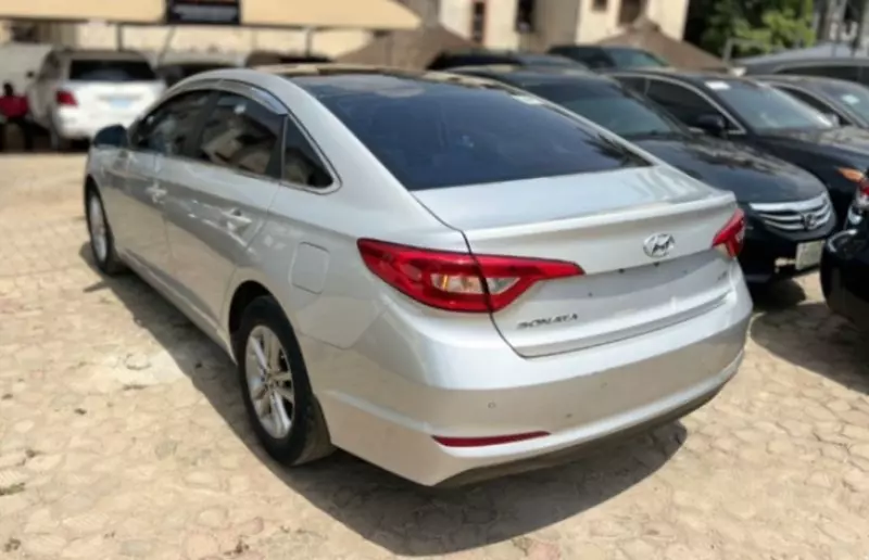 Hyundai Sonata   - 2015