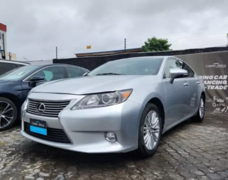 Lexus ES   - 2013