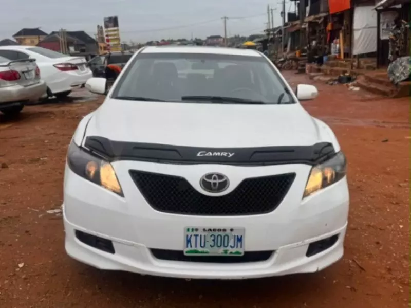 TOYOTA Camry - 2009