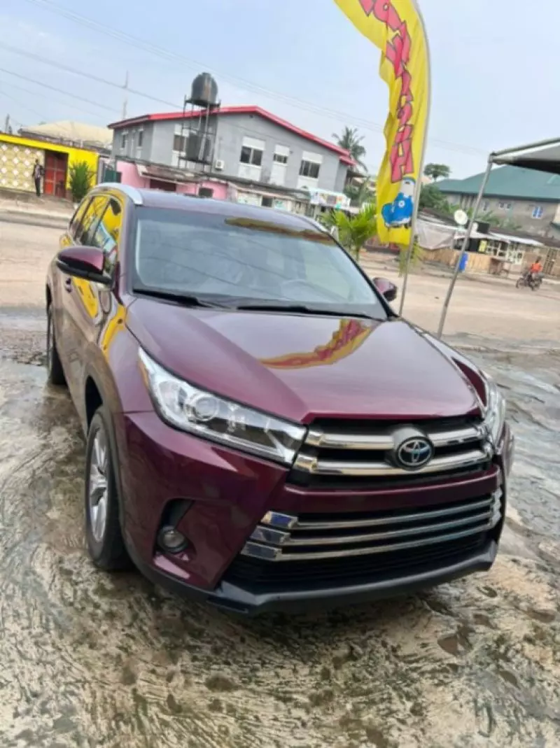 Toyota Highlander   - 2016
