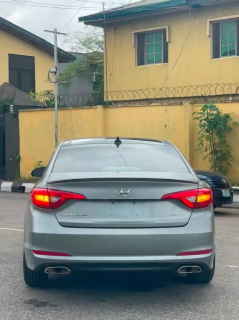 Hyundai Sonata   - 2015