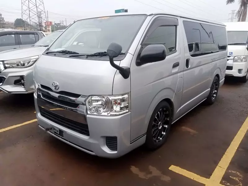 Toyota Hiace   - 2015
