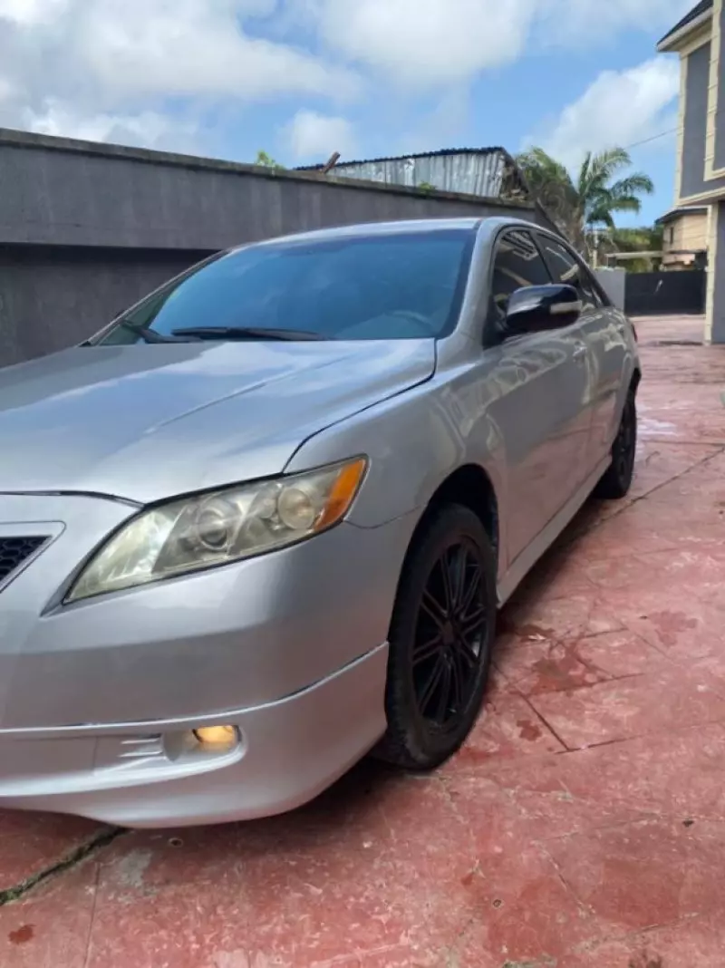 TOYOTA Camry - 2009