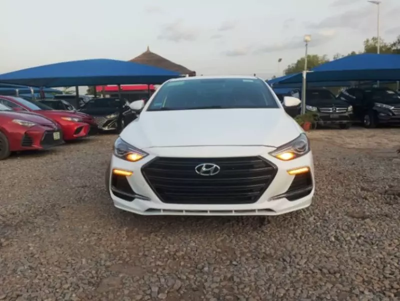Hyundai Elantra - 2017