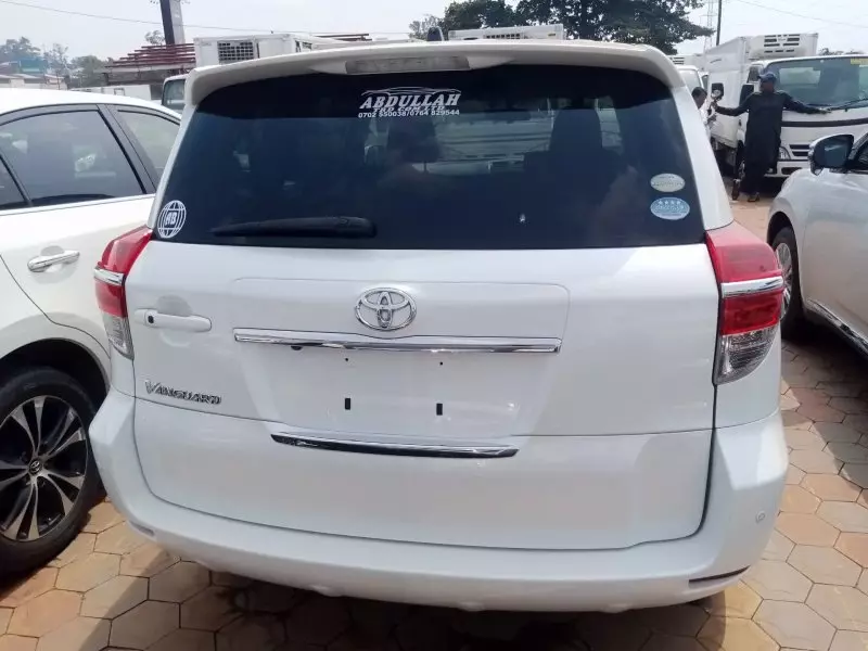 Toyota Vanguard    - 2012