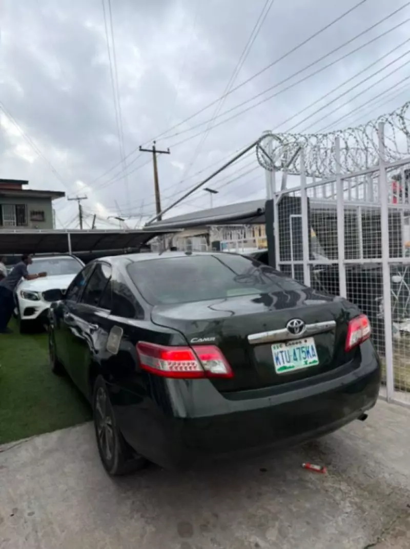 TOYOTA Camry - 2011
