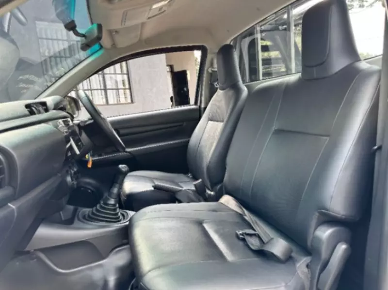 Toyota Hilux   - 2018
